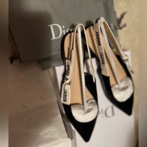 DIOR J’adore slingbacks 🤍🖤 comes with box and dust bags. Size 6